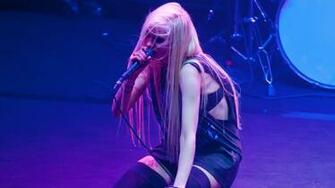 Taylor Momsen Wallpaper Background
