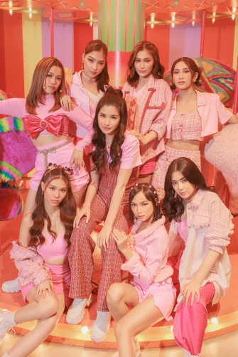 Bini Lagi Nang Masaya At In Love Sa Bagong Kanta Wallpaper