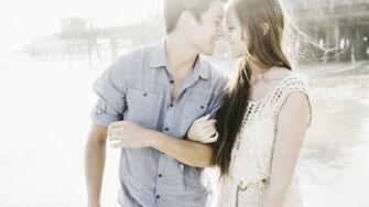 Cute Couples Love Wallpaper