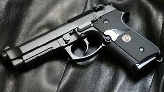 Beretta 92fs Wallpaper Image Photos Pictures Background