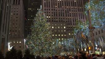 Rockefeller Christmas Tree Wallpaper Kicking