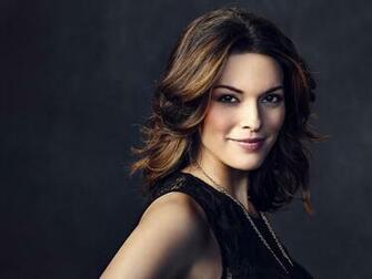 Alana De La Garza Wallpaper Background