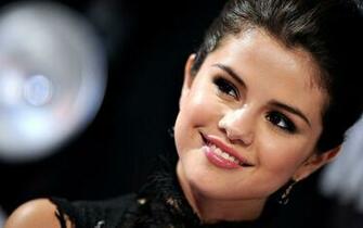 Selena Gomez Wallpaper Umad
