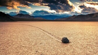 Racetrack Playa HD Wallpaper