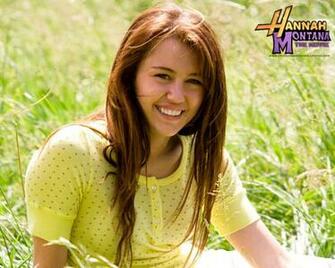 Miley Cyrus Up Skirt Background Wallpaper Hivewallpaper