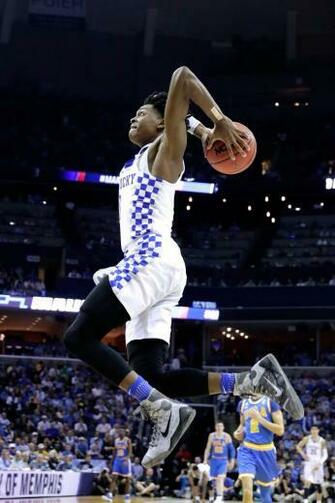 B R Kicks On De Aaron Fox Has Agreed To A Multi Year