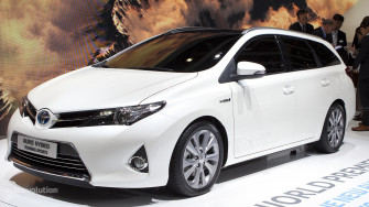 Paris Toyota Auris Touring Sports Live Photos Autoevolution