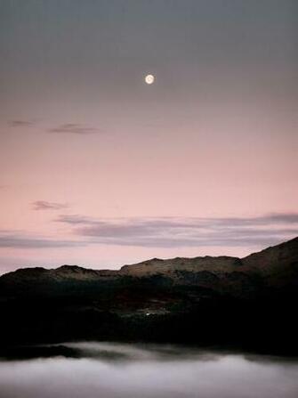 Moonrise Over The Lakeland Mountains Oc Want An iPad