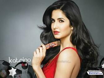 Red Hot Bollywood Actresses Desktop Wallpaper At