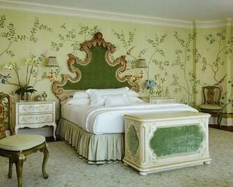 De Gournay Chinoiserie Wallpaper From Yrmural Studio With Competitive