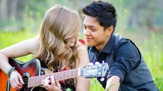 Romantic Couple Wallpaper
