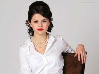 HD Wallpaper Hollywood Actress Selena Gomez