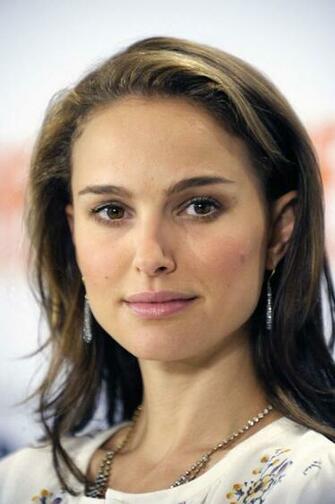Natalie Portman Voguish Hairstyles