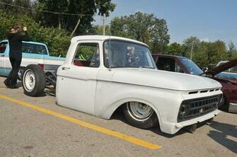 Northern Showdown Chevy Silverado Dropped Photo