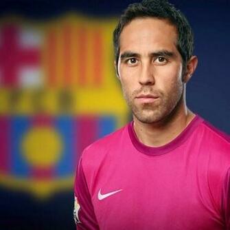 Fc Barcelona S New Goalkeeper Claudio Bravo