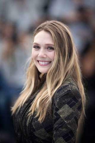 Avengers Scarlet Witch Elizabeth Olsen Hot Image HD