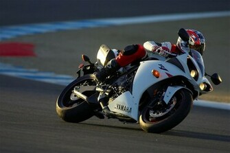 Fast Havey Bikes Yamaha R1 Wallpaper