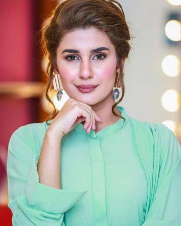 Kubra Khan Wallpaper HD For Android Apk