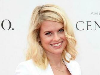 Alice Eve Wallpaper