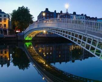 Dublin Ireland Halfpenny Bridge Wallpaper
