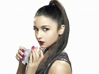 Alia Bhatt Stylish Wallpaper HD