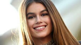 Kaia Gerber Cindy Crawford S Daughter Lands Vogue Cover