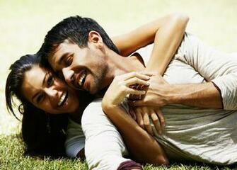 Romantic Love Couples Kissing Wallpaper