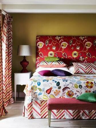Headboard In Pasillo Red Cover Havana Blue Pillows