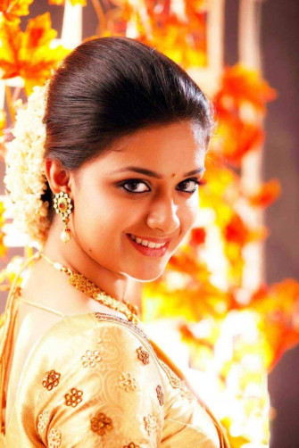 Keerthi Suresh With Wall Decor HD Zn5gpo3hhtt43qa9 Wallpaper