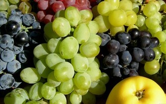 Grapes And Apple Wallpaper Background