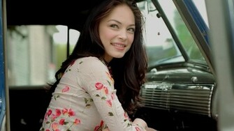 Kristin Laura Kreuk Actress Wallpaper Blip Fun Online