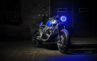 Honda Retro Blue Motorcycle HD Wallpaper