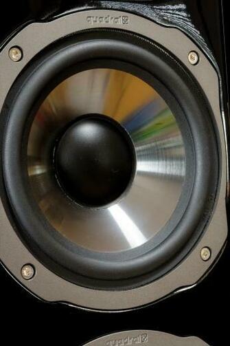 Black Quadra Subwoofer Image
