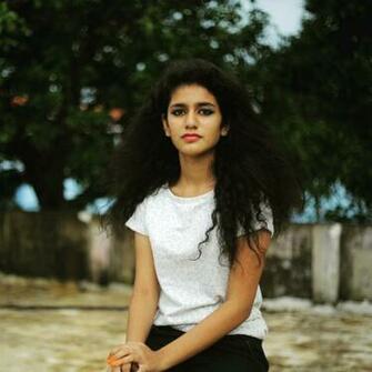 Top Priya Prakash Varrier HD Photos Image Wallpaper Pics