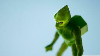 Green Alien Wallpaper