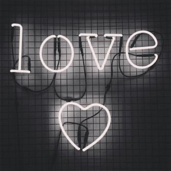 Love On Grid White Neon Aesthetic 9buim1gi1eve5ano Wallpaper