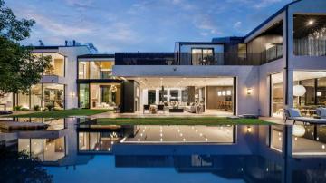 Watch Inside A Japanese Inspired Mansion On The