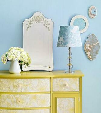 Another Creative Way Of Using Wallpaper Is To Paste It On The Steps In