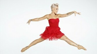 Wallpaper Pink Singer Girl Dress Full HD 1080p