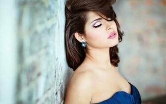 Beautiful Indian Girls Wallpaper Pictures For Desktop Mobile
