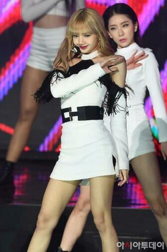 Black Pink Image Lisa At Gaon Chart Music Awards HD