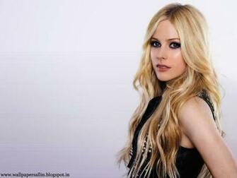 Avril Lavigne Smile