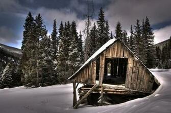 Old Winter Barn Wallpaper