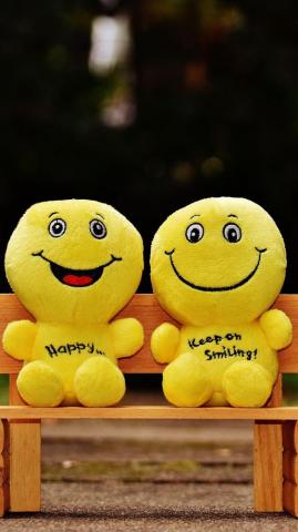 Happy Face iPhone Wallpaper Top