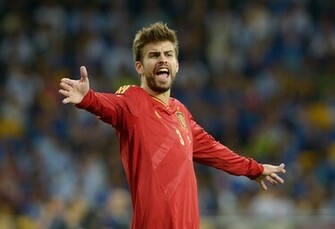 Football Gerard Pique HD Wallpaper