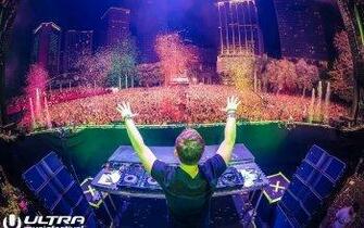Hardwell Blasterjaxx Going Crazy Full HD Wallpaper And