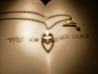 True Love Never Dies Wallpaper