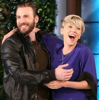 Chris Evans Y Scarlett Johansson Son Pareja Tras Muchos