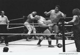 Andre The Giant Kicked On Opponent Wwe Superstars
