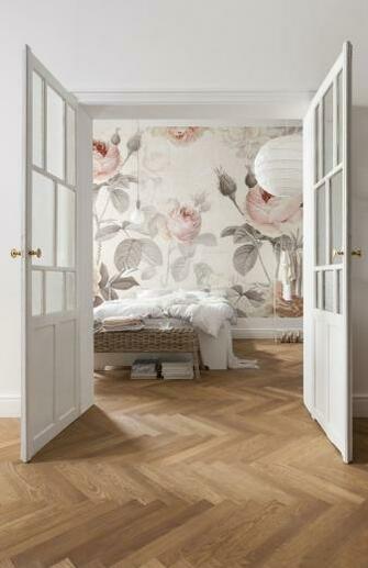 Modern Victorian Style Wall Treatments And Art Get The Look